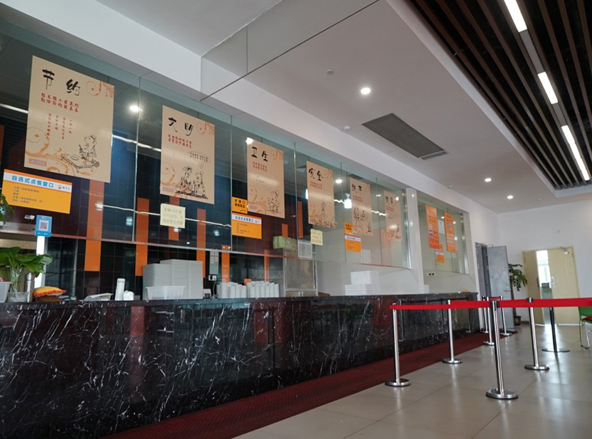 ������ǿ������